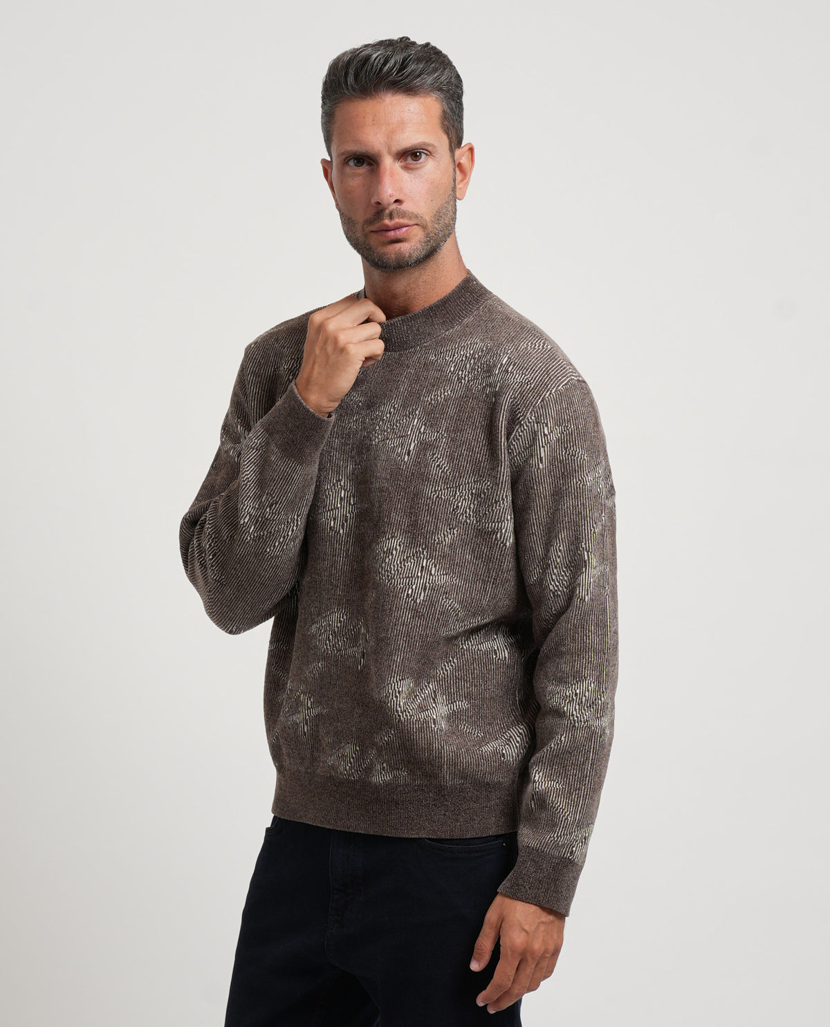 Pullover uomo Armani con logo e bordi a costine 