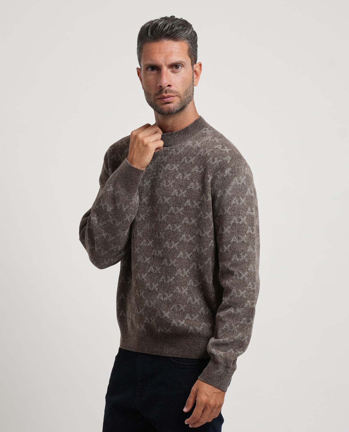 Pullover uomo Armani con logo e bordi a costine 