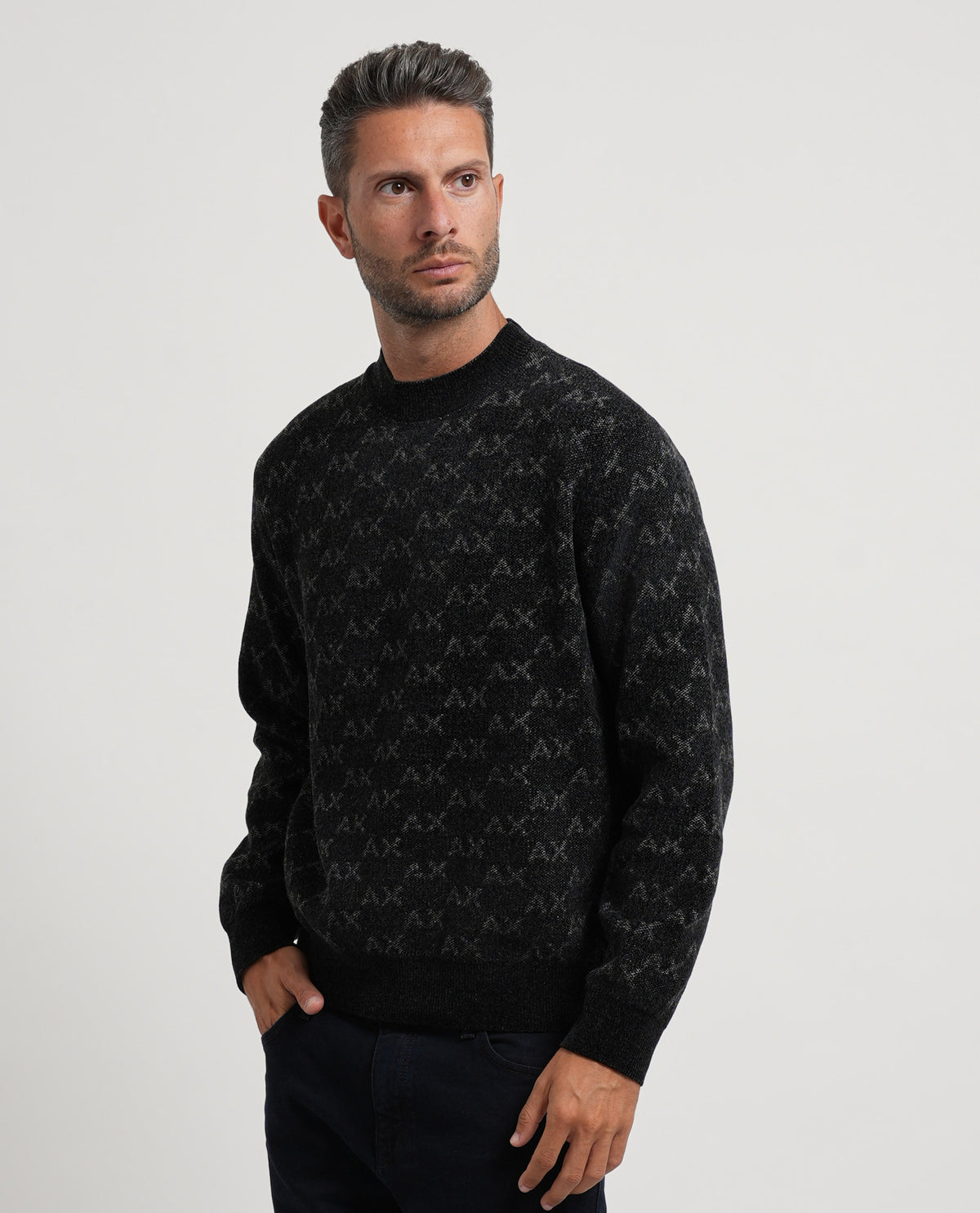 Pullover uomo Armani con logo e bordi a costine 