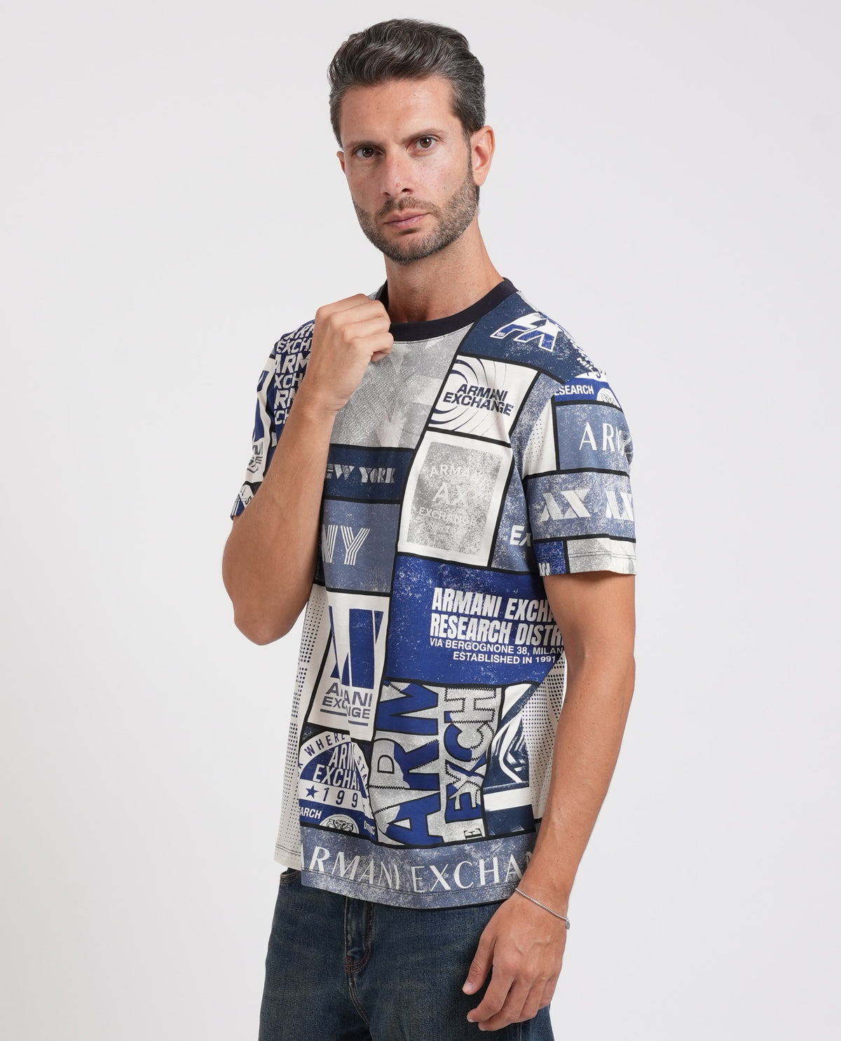 T-shirt girocollo uomo Armani con stampa grafica 