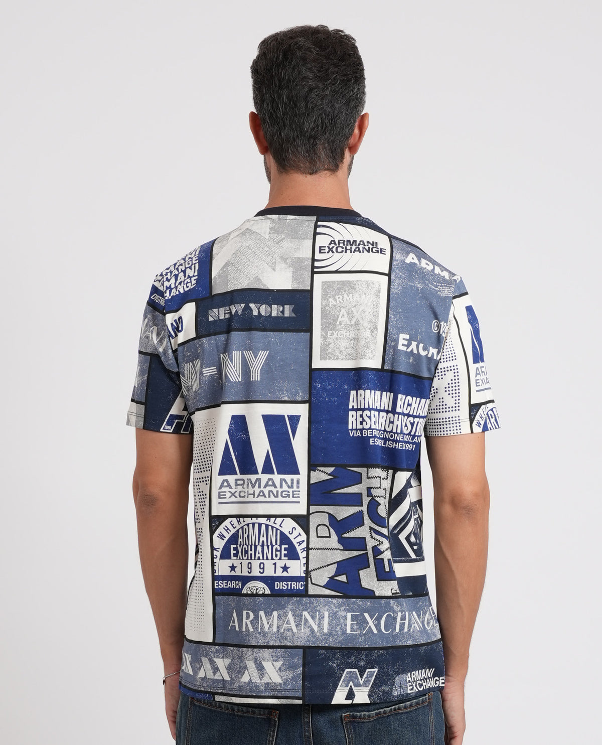 T-shirt girocollo uomo Armani con stampa grafica 