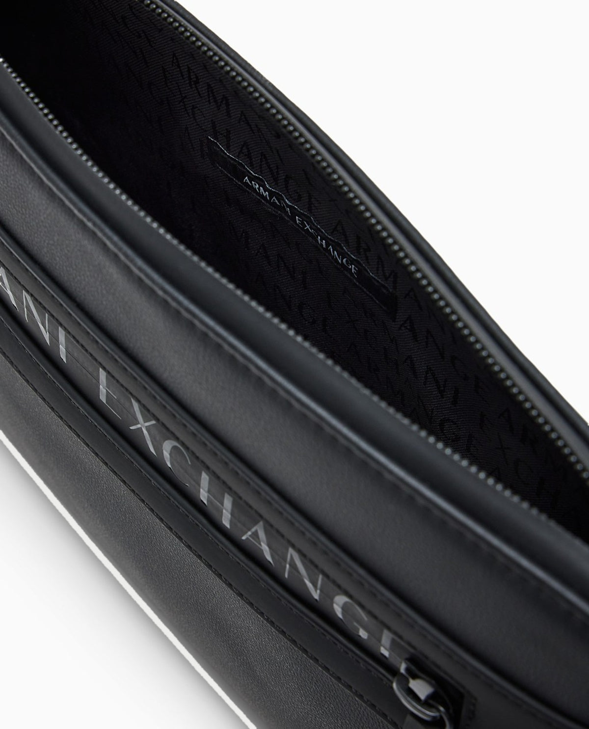 Pochette Armani Exchange in tessuto spalmato 