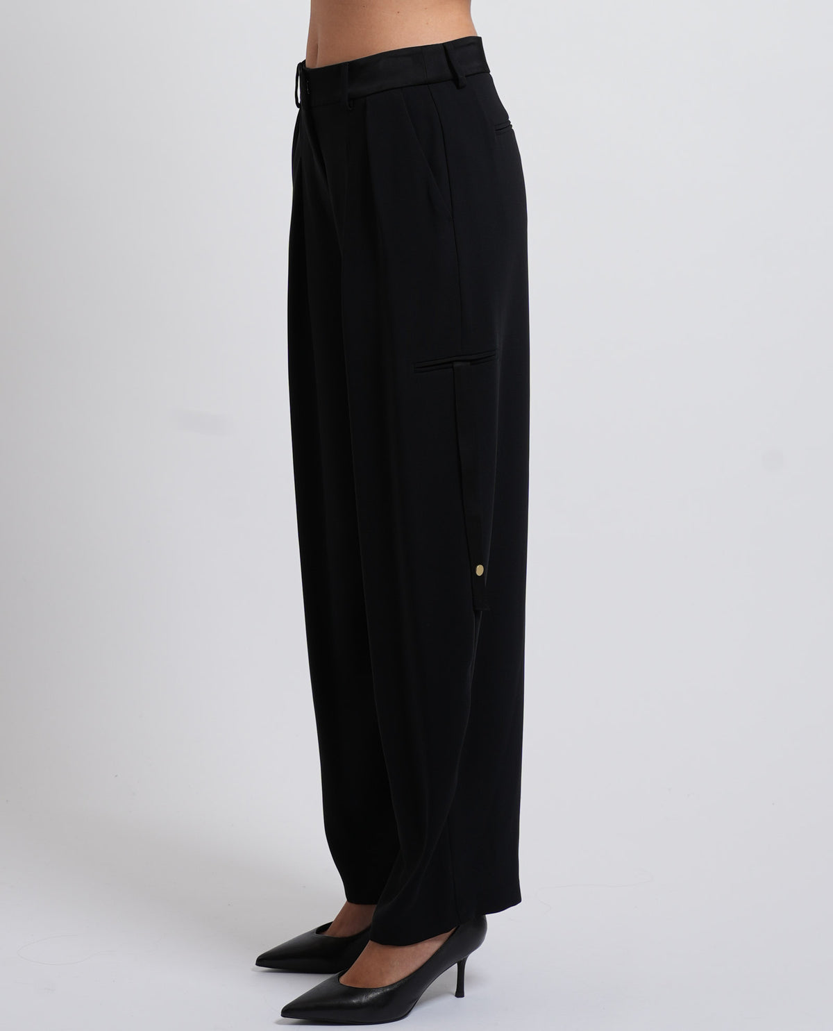 Pantaloni a garmba larga AX con pinces 