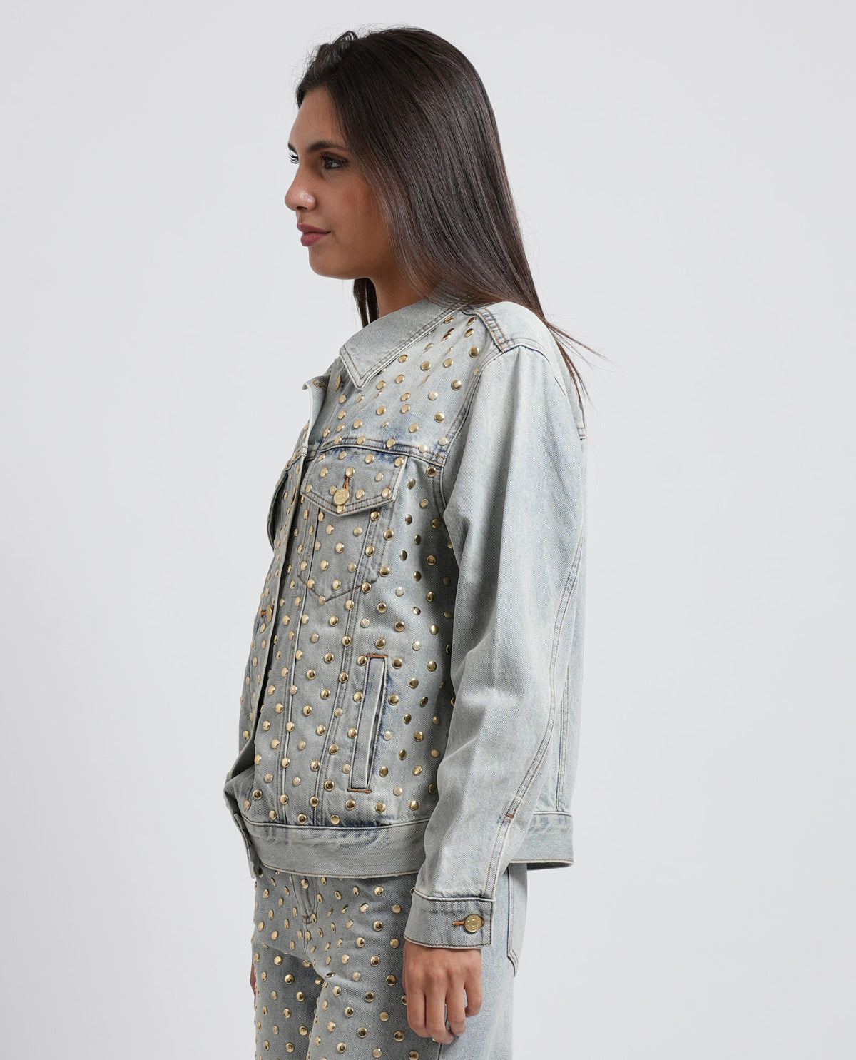 Giubbotto donna AX in denim con borchie 