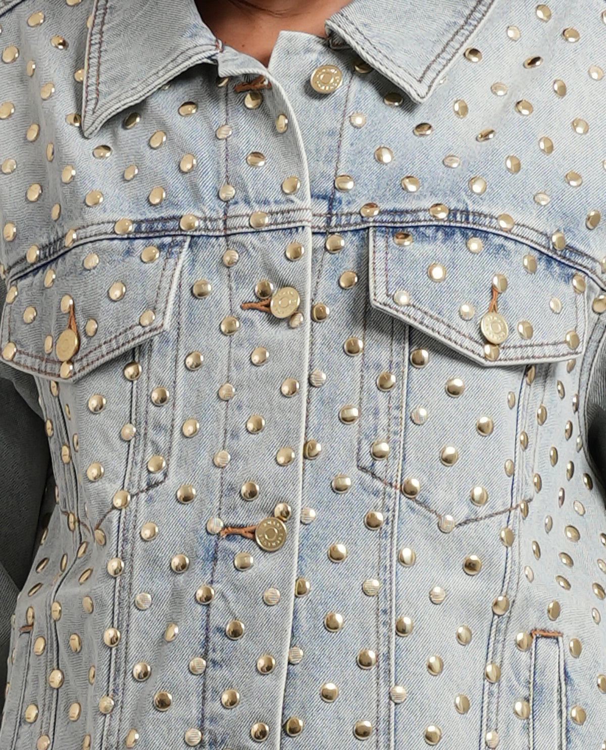 Giubbotto donna AX in denim con borchie 