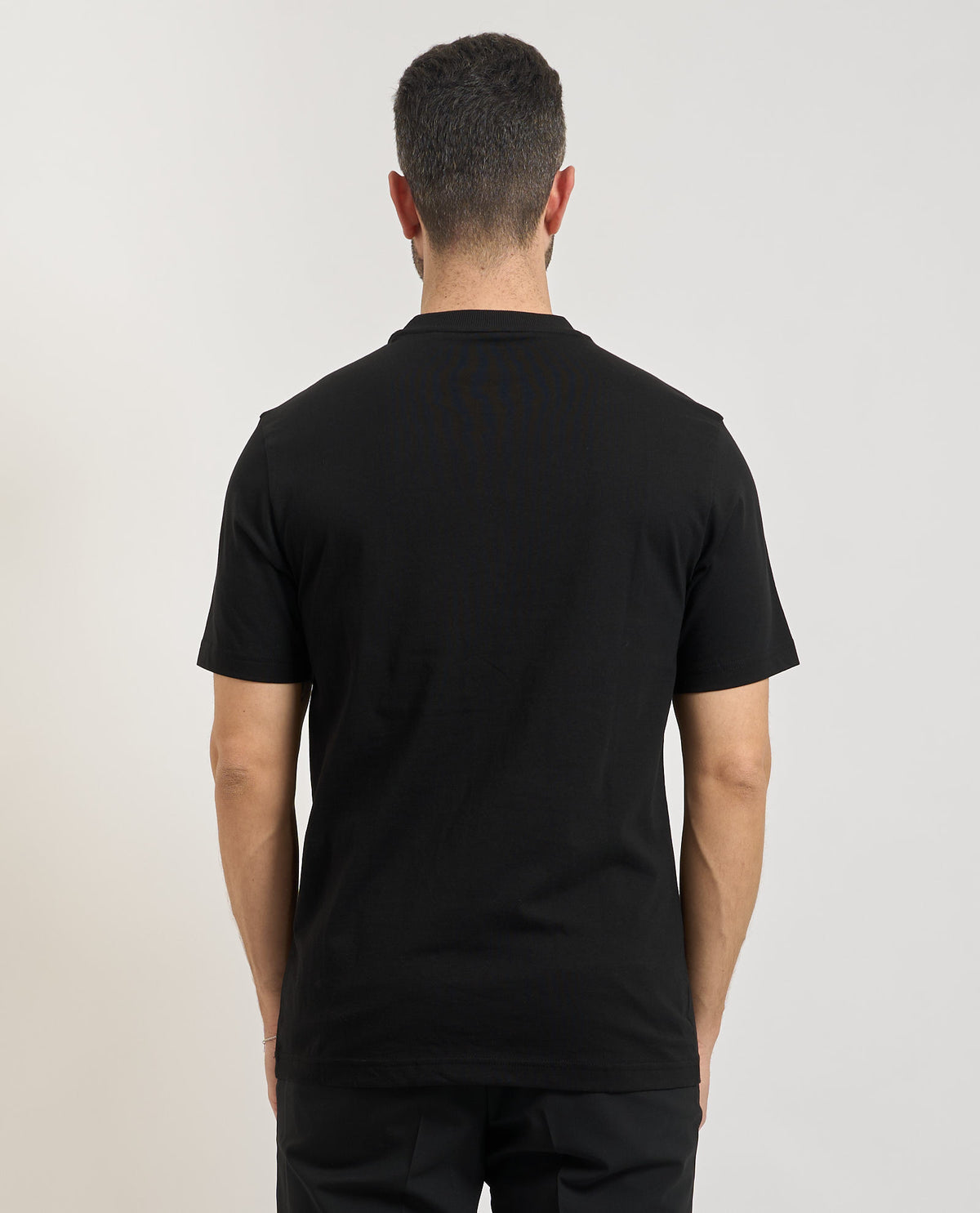 T-shirt uomo di Boss con logo frontale<BR/> 