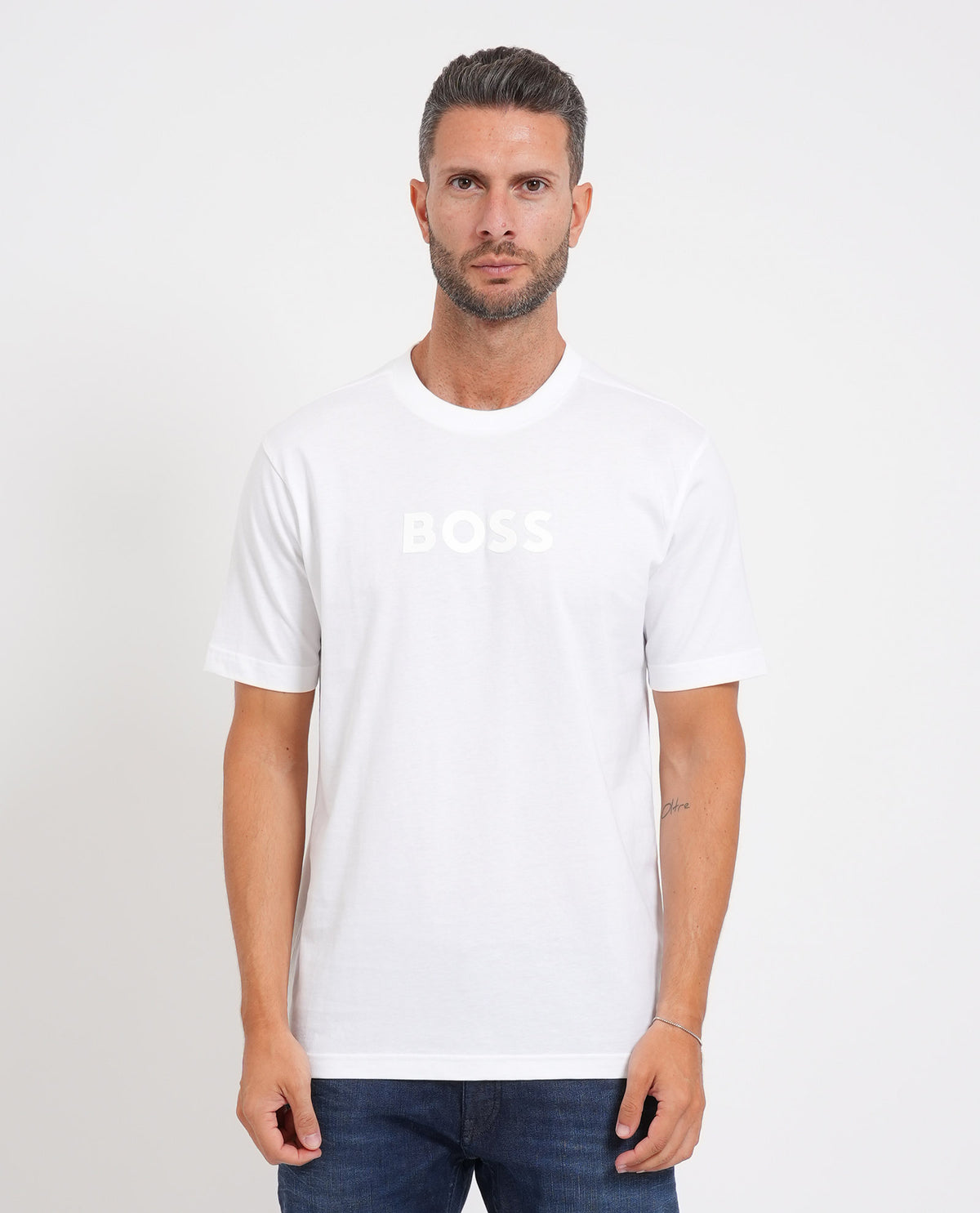 T-shirt uomo di Boss con logo frontale<BR/> 