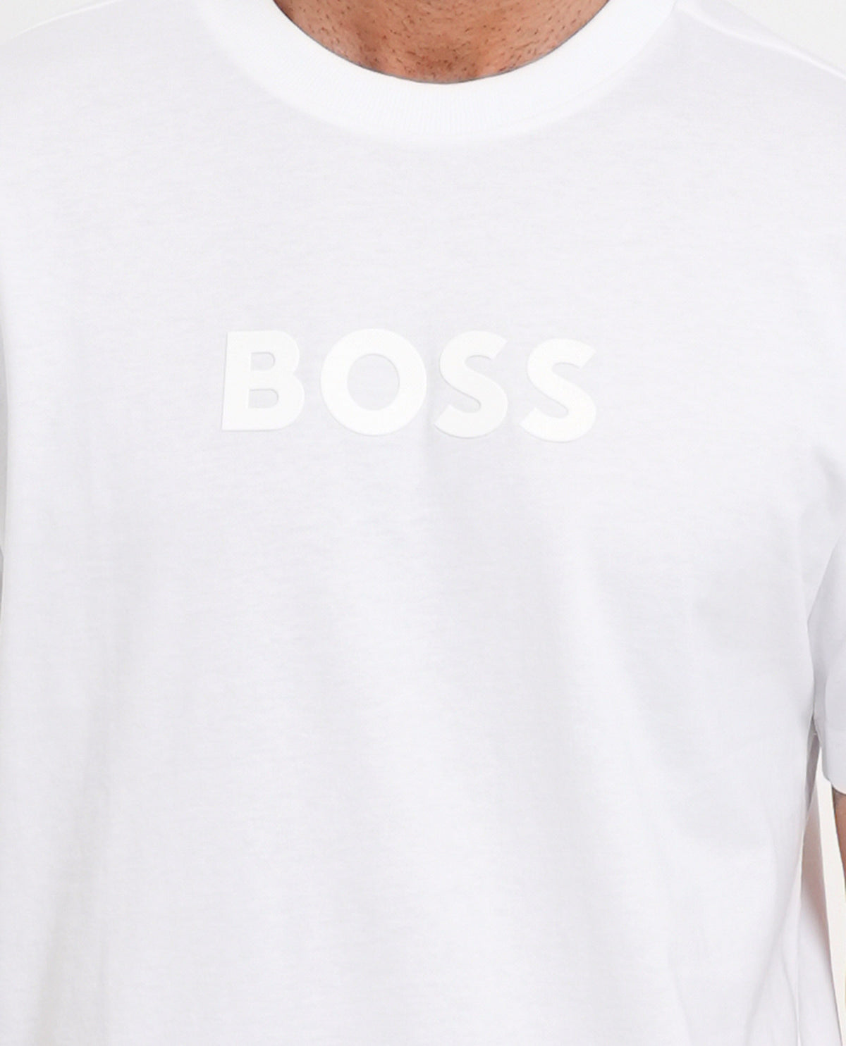 T-shirt uomo di Boss con logo frontale<BR/> 