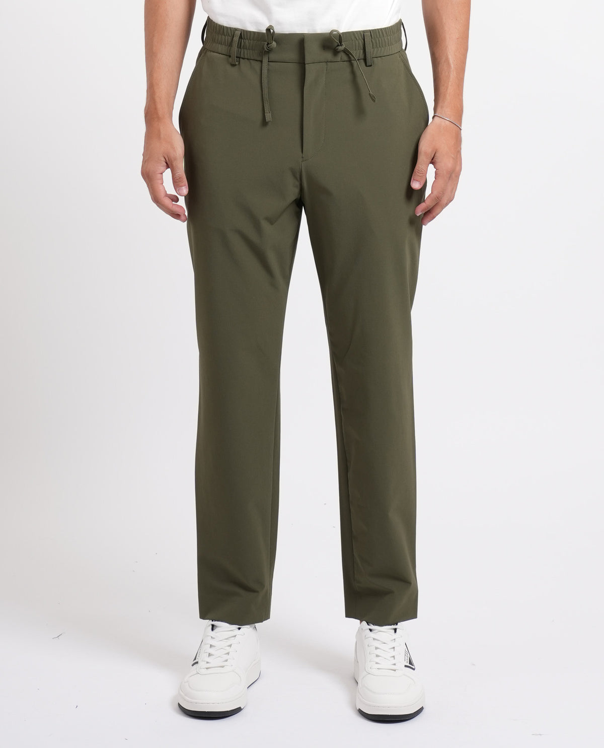 Pantaloni uomo Boss con fit affusolato 