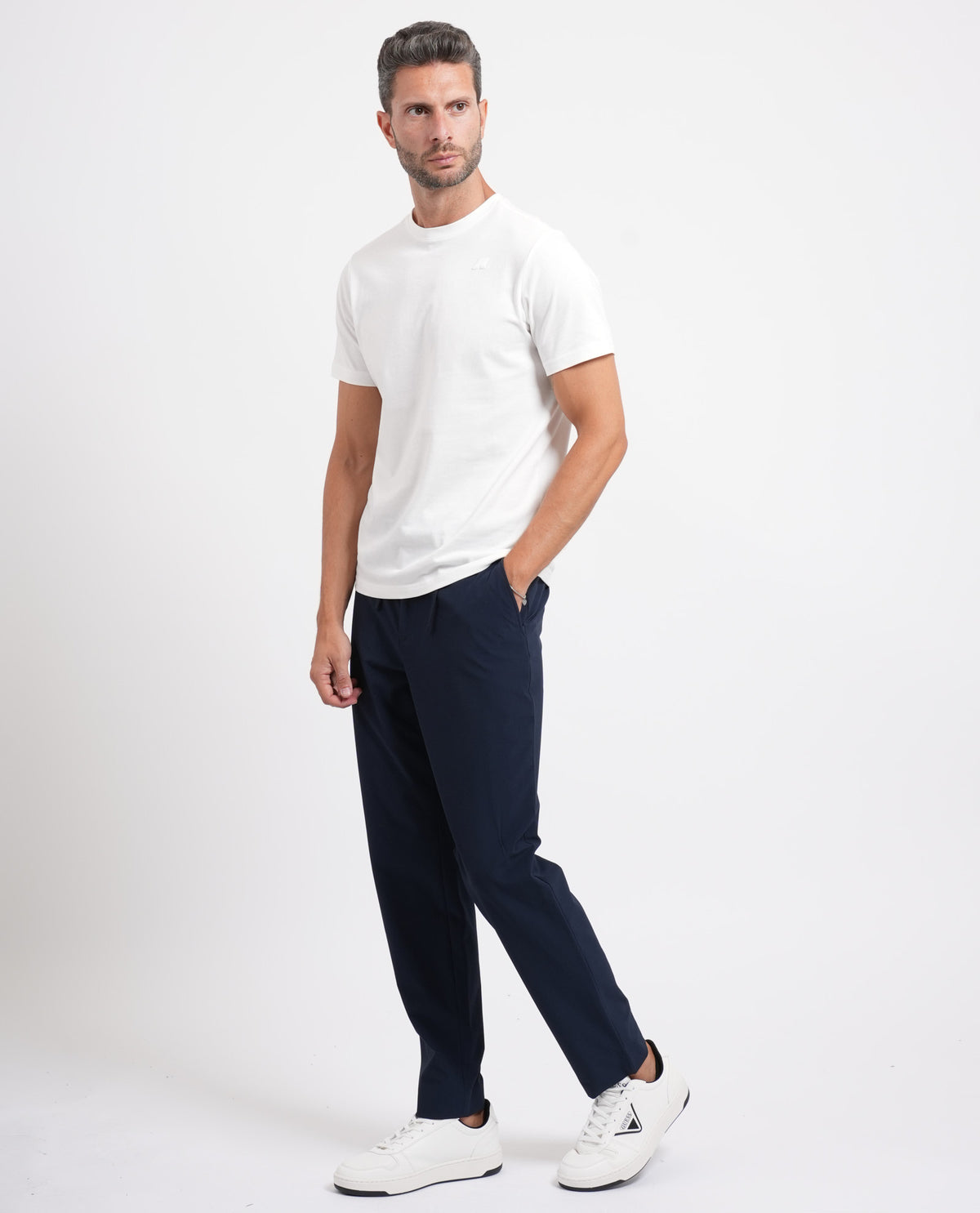 Pantaloni uomo Boss con fit affusolato 