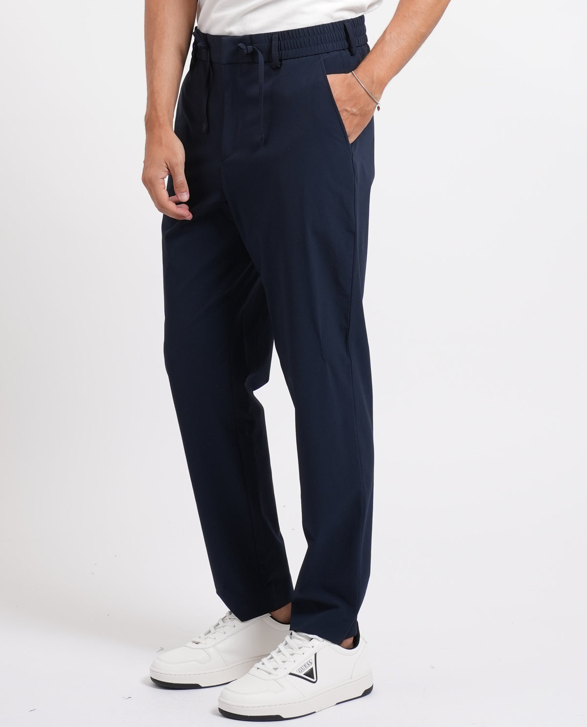Pantaloni uomo Boss con fit affusolato 