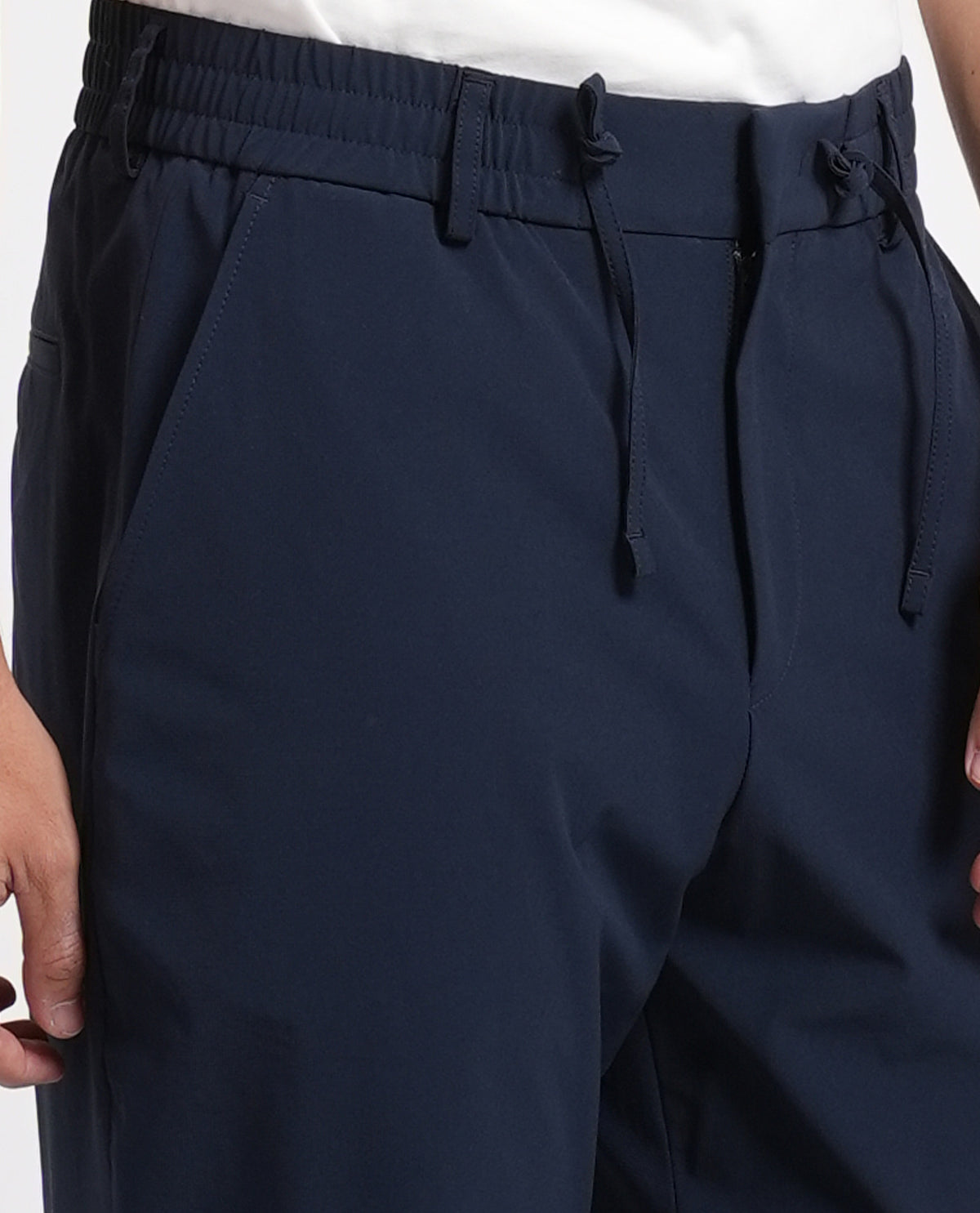 Pantaloni uomo Boss con fit affusolato 