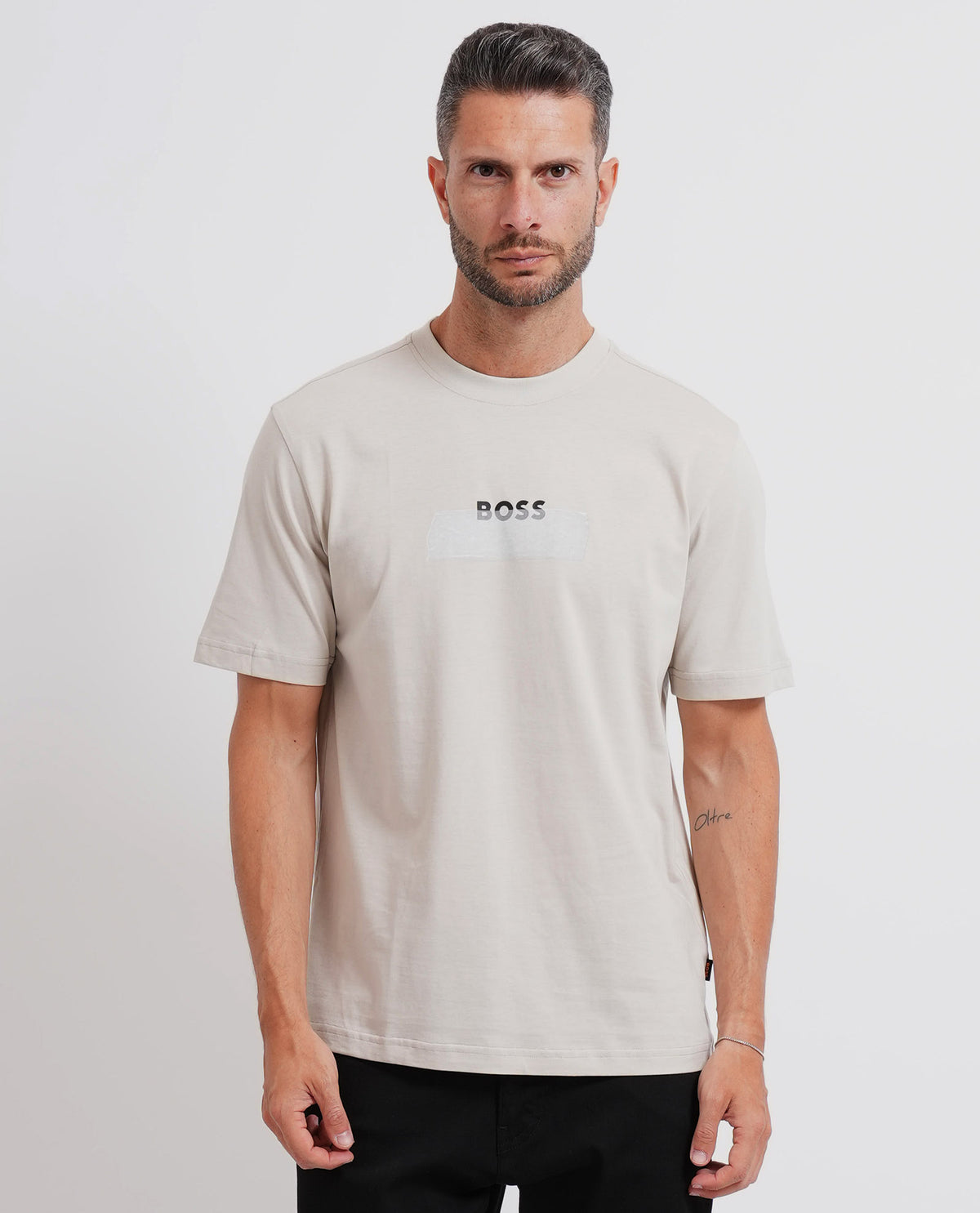 T-shirt Boss uomo con logo frontale 
