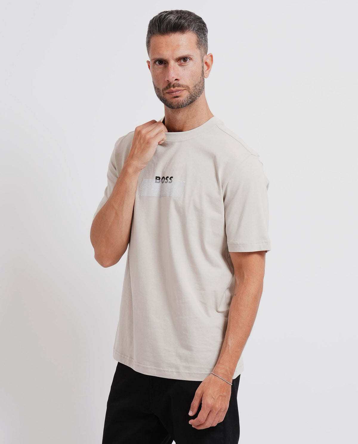T-shirt Boss uomo con logo frontale 