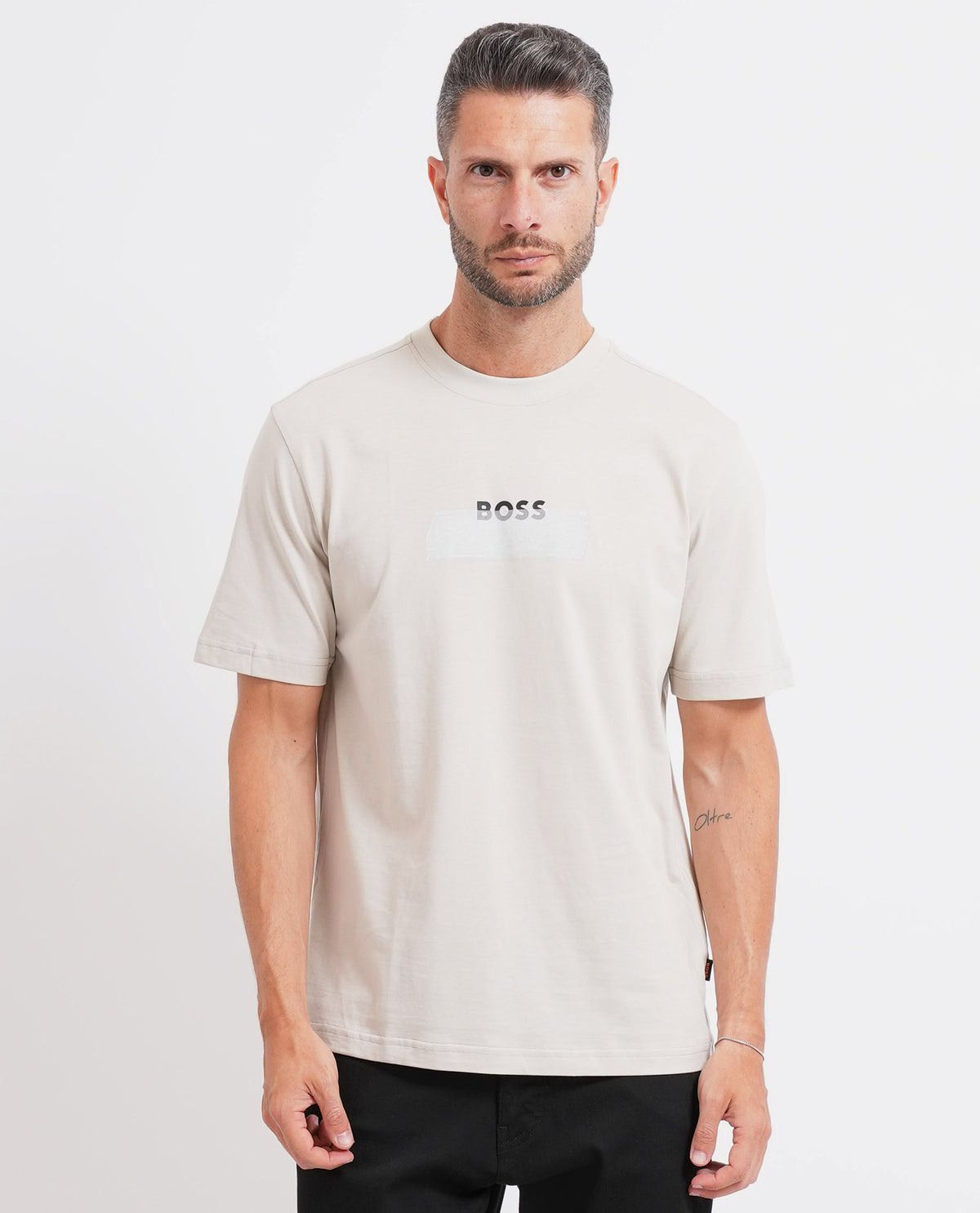 T-shirt Boss uomo con logo frontale 