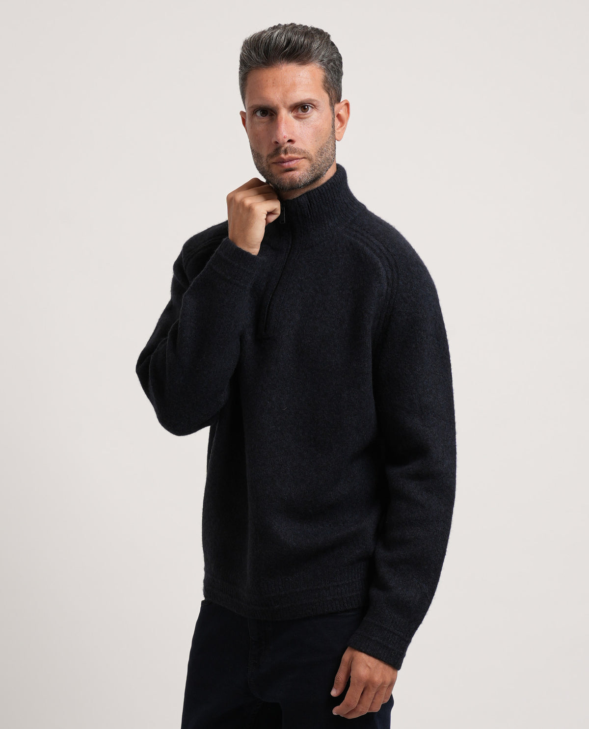 Maglione a collo alto Boss in misto lana 