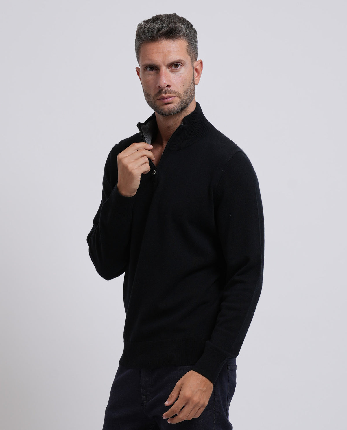 Maglione uomo Boss con collo alto in lana vergine 
