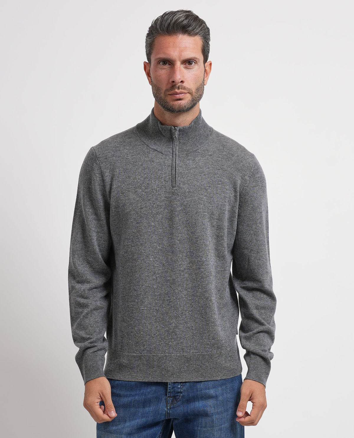 Maglione uomo Boss con collo alto in lana vergine 