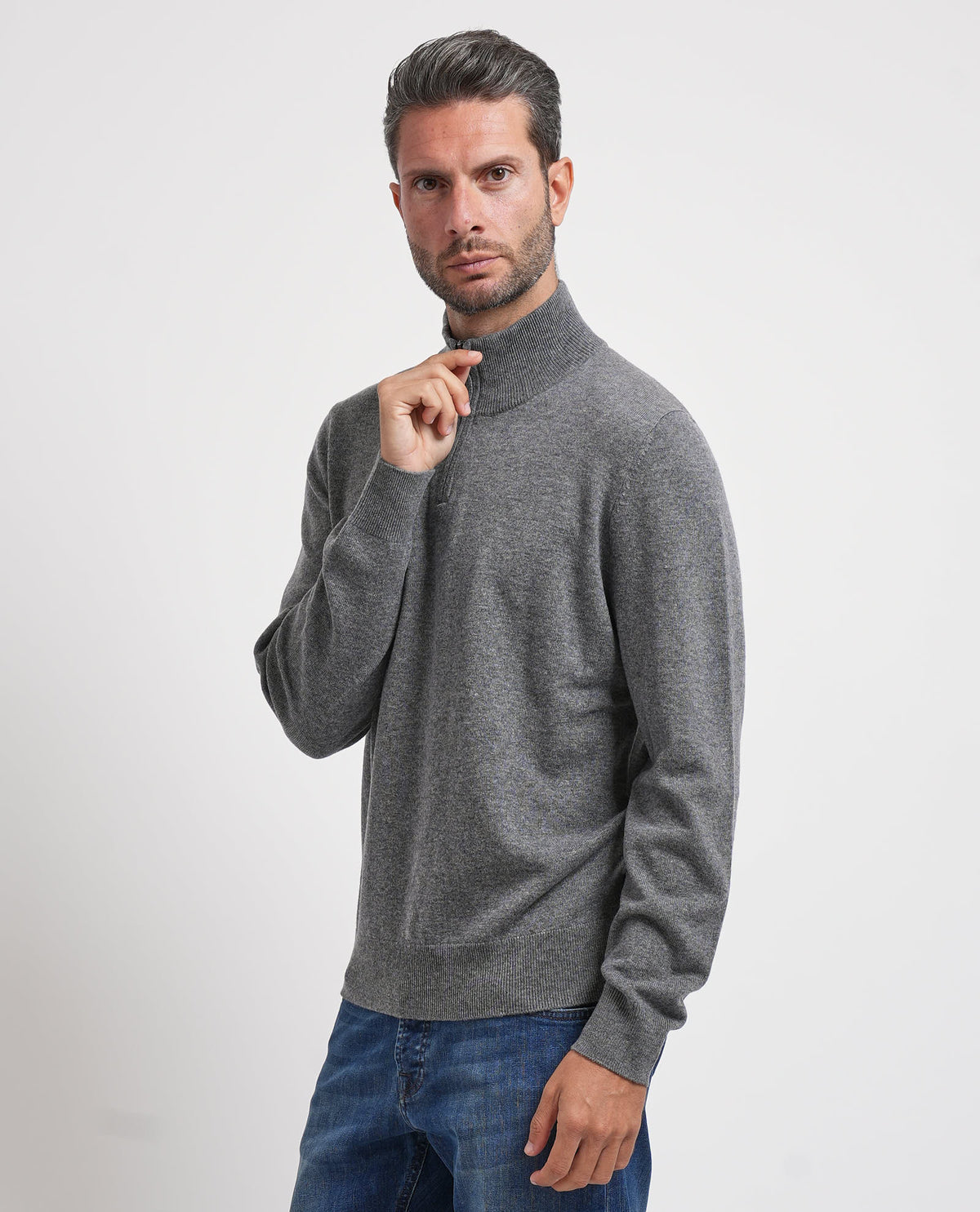 Maglione uomo Boss con collo alto in lana vergine 