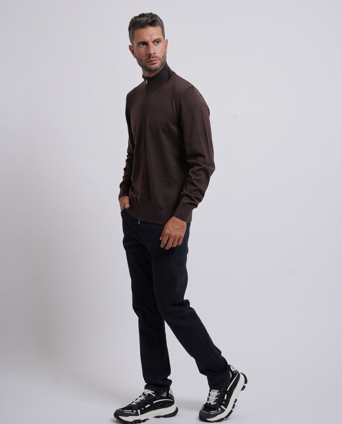 Maglione uomo Boss fullzip e con logo ricamato 