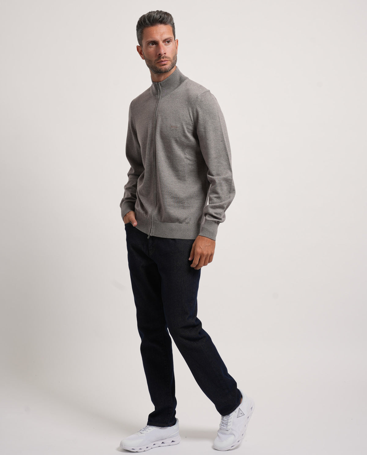Cardigan uomo Boss fullzip e con logo ricamato 