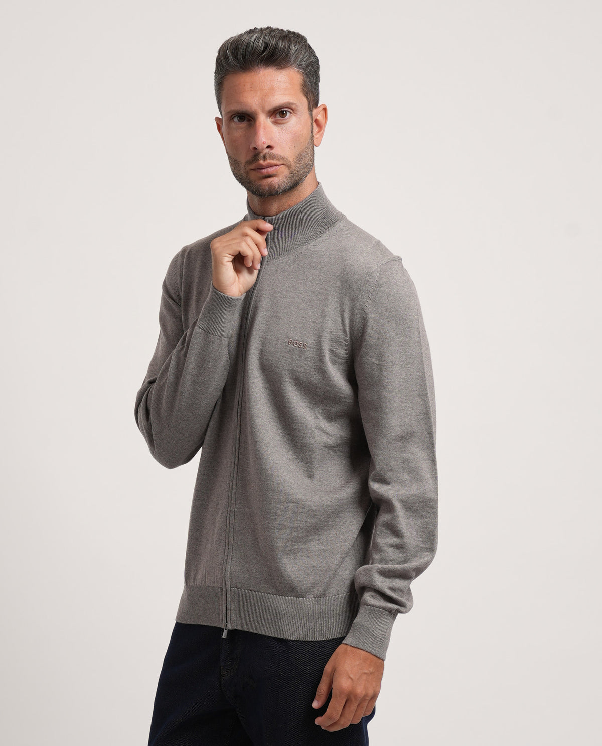 Cardigan uomo Boss fullzip e con logo ricamato 