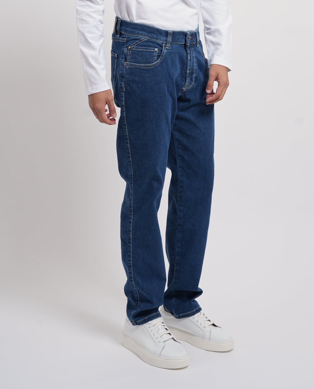Jeans uomo Bugatti a 5 tasche in lavaggio blu 