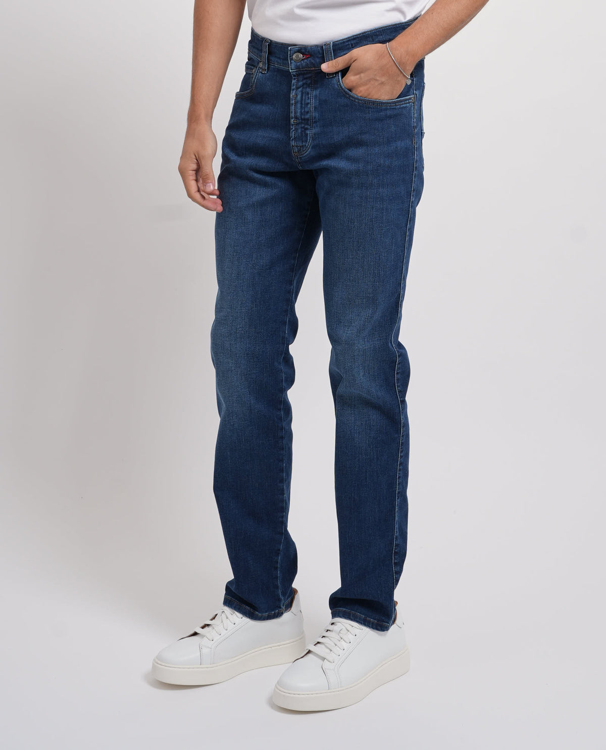 Jeans uomo Bugatti a 5 tasche in lavaggio blu 