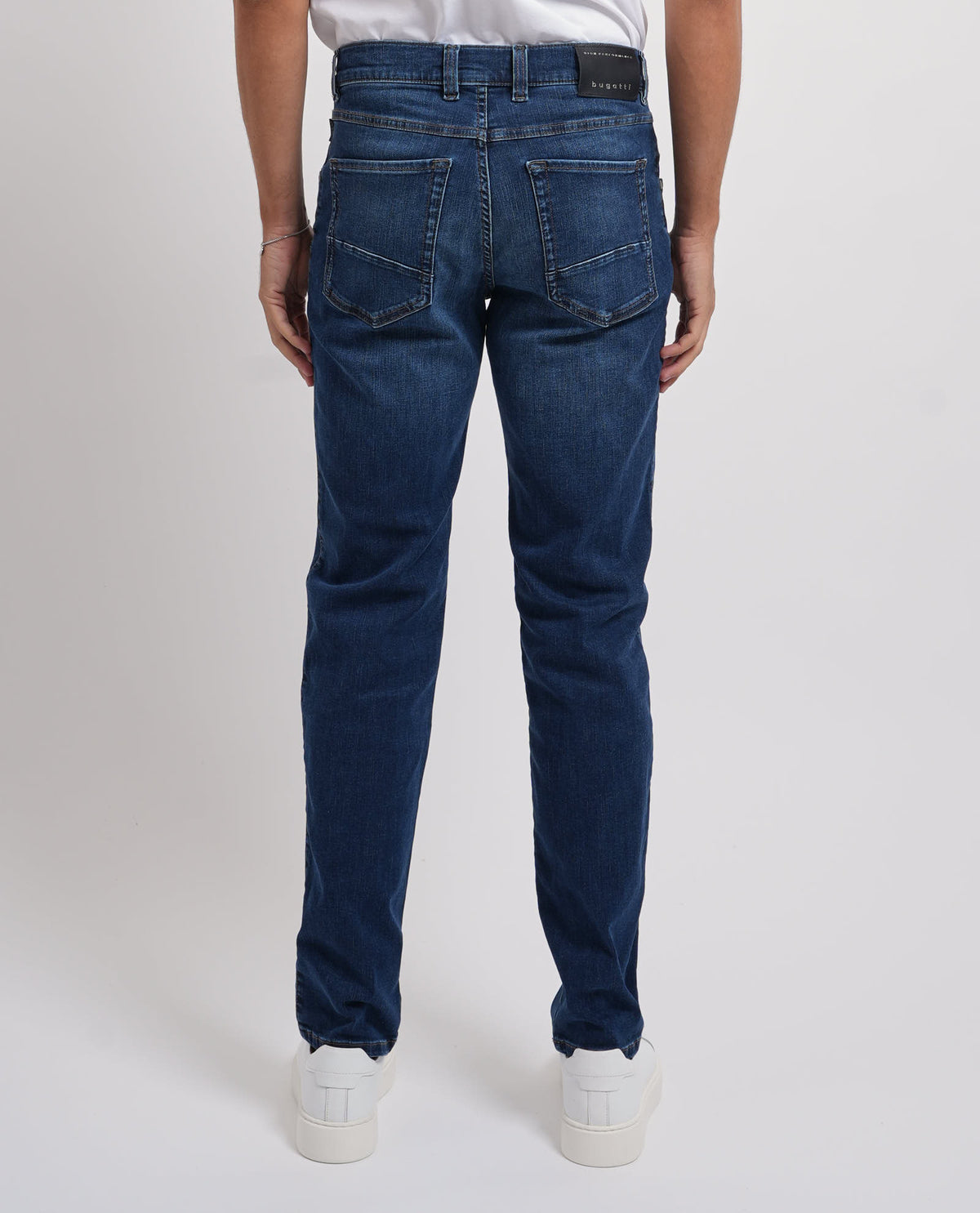 Jeans uomo Bugatti a 5 tasche in lavaggio blu 