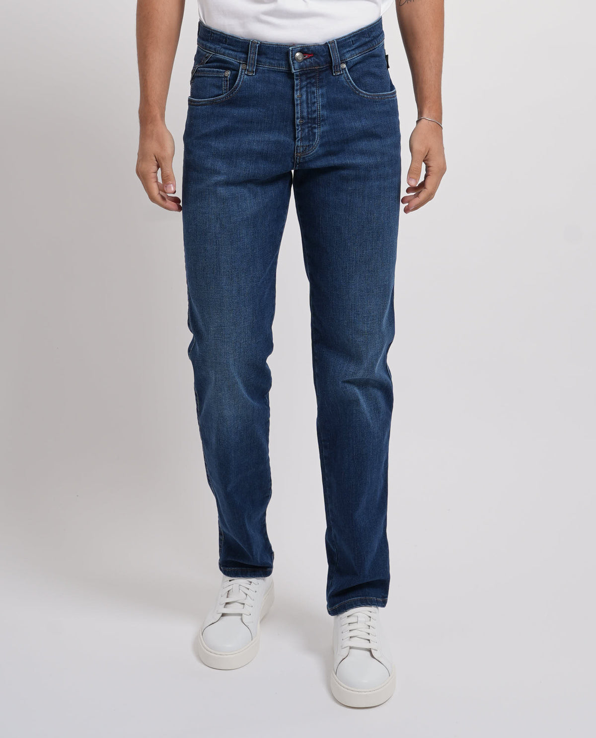 Jeans uomo Bugatti a 5 tasche in lavaggio blu 
