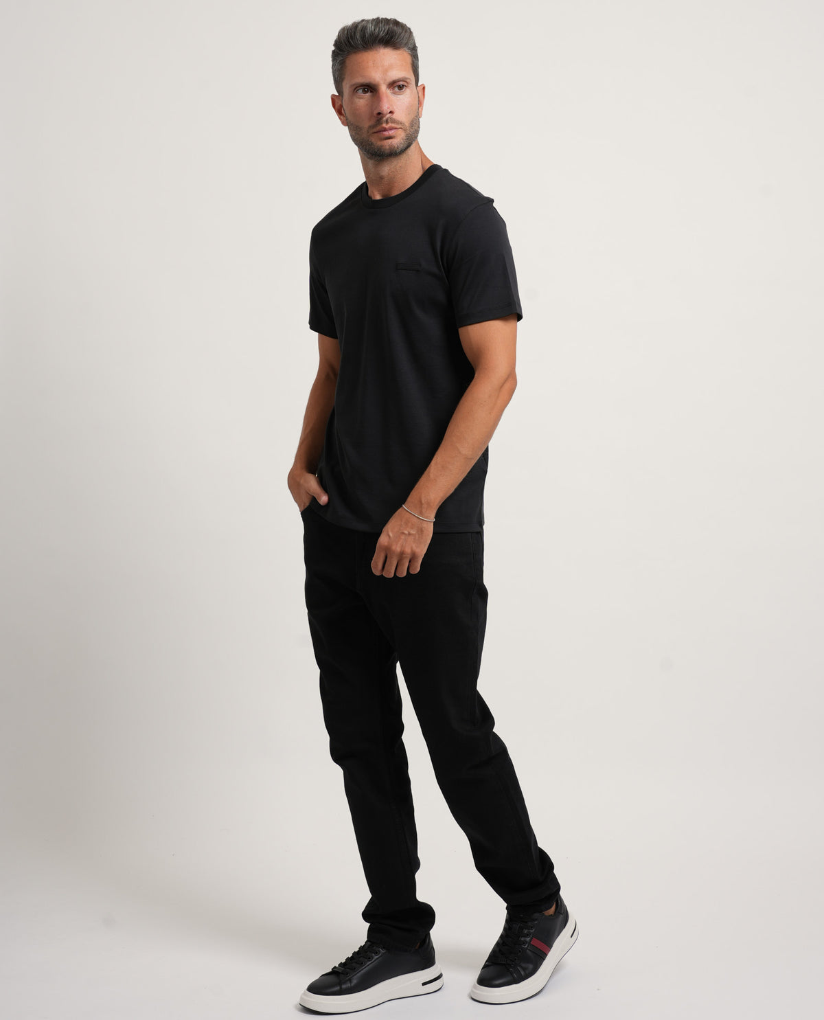 T-shirt slim in cotone con stemma Calvin Klein uomo 