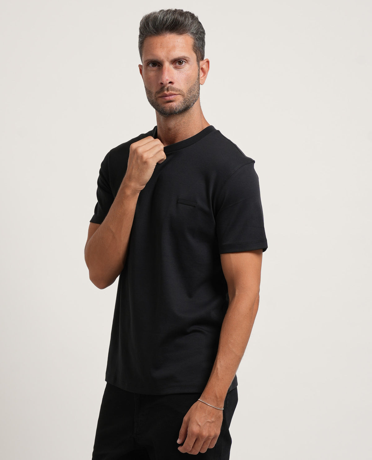 T-shirt slim in cotone con stemma Calvin Klein uomo 