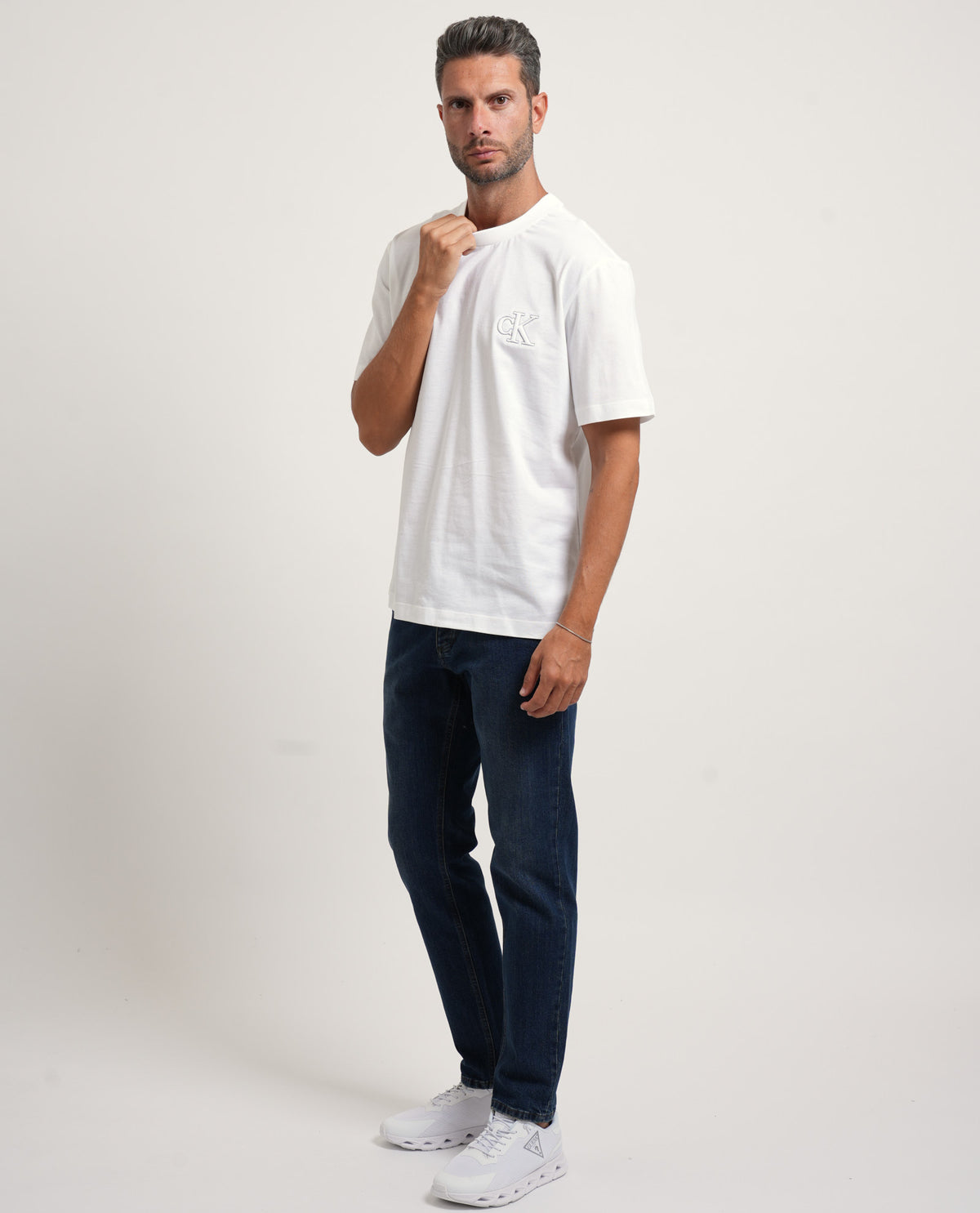 T-shirt uomo Calvin Klein con logo groffato 