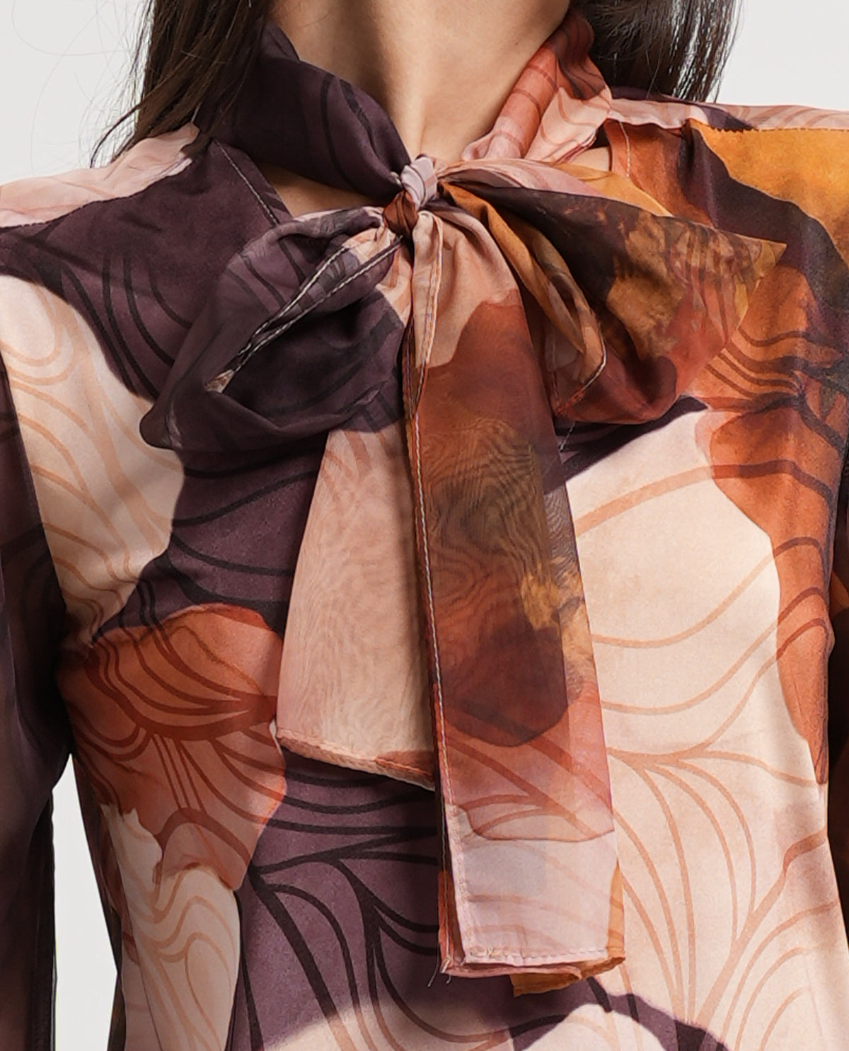 Blusa donna Edas con fiocco e motivi fantasia 