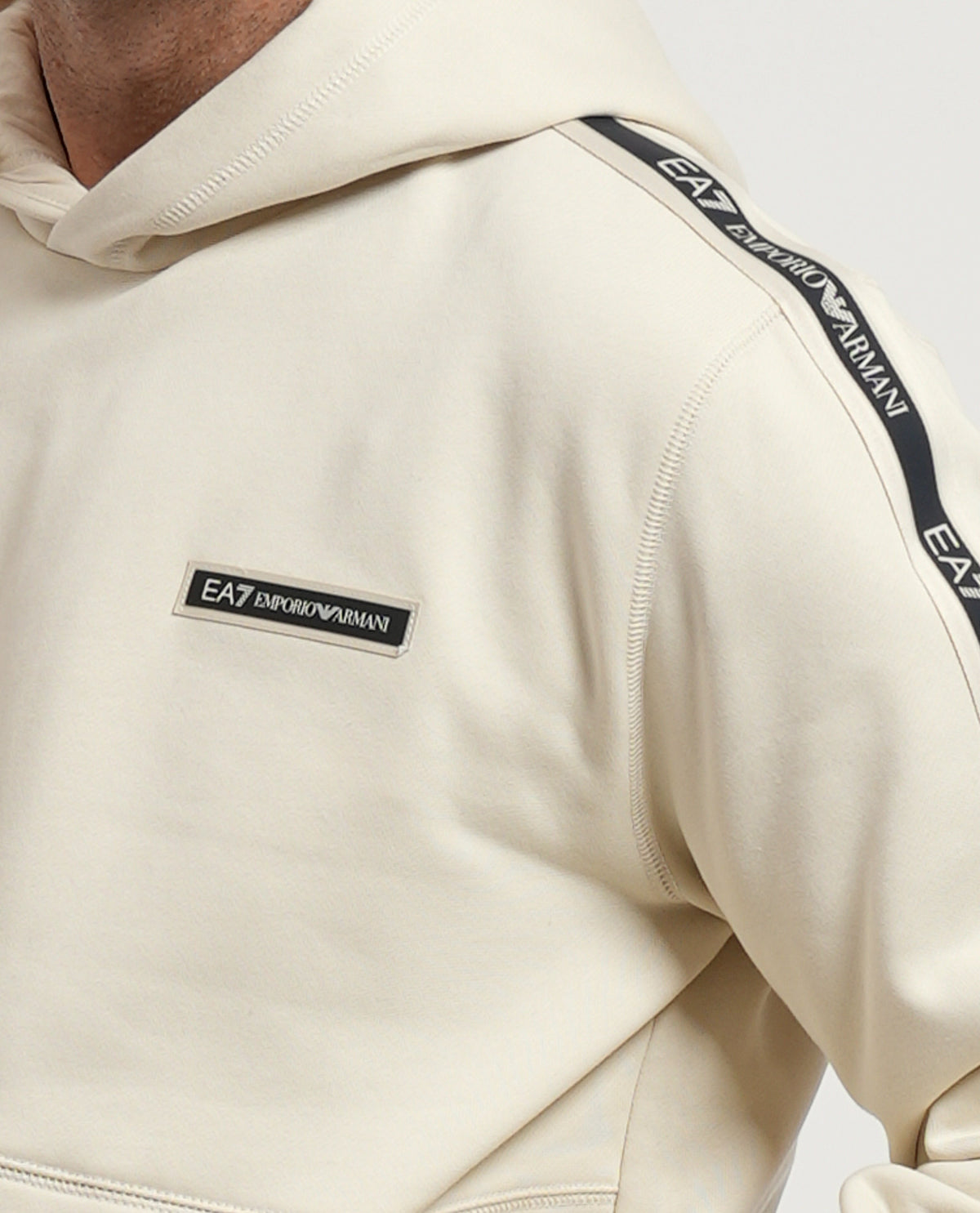 Felpa uomo EA7 con cappuccio e logo 