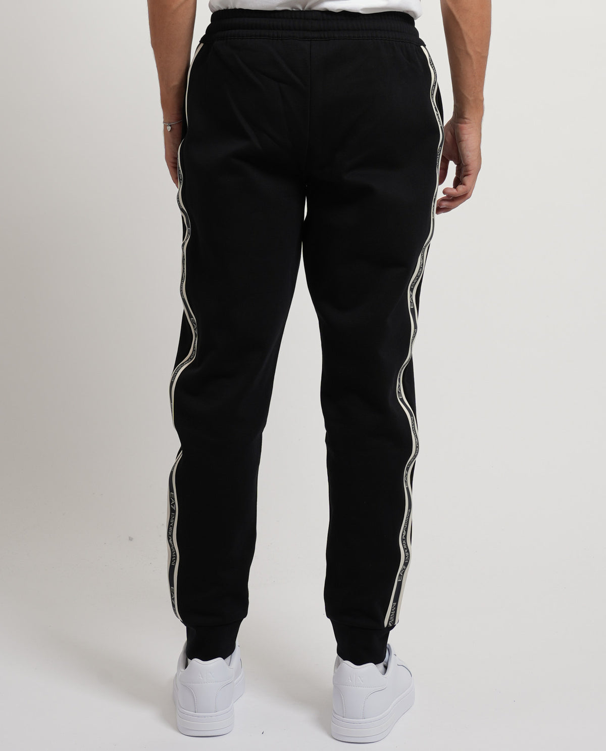 Pantaloni slim EA7 uomo con banda laterale 