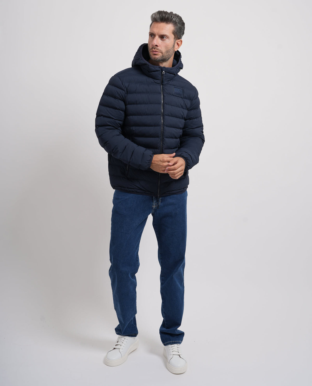 Giubbotto imbottito EA7 con logo e cappuccio 