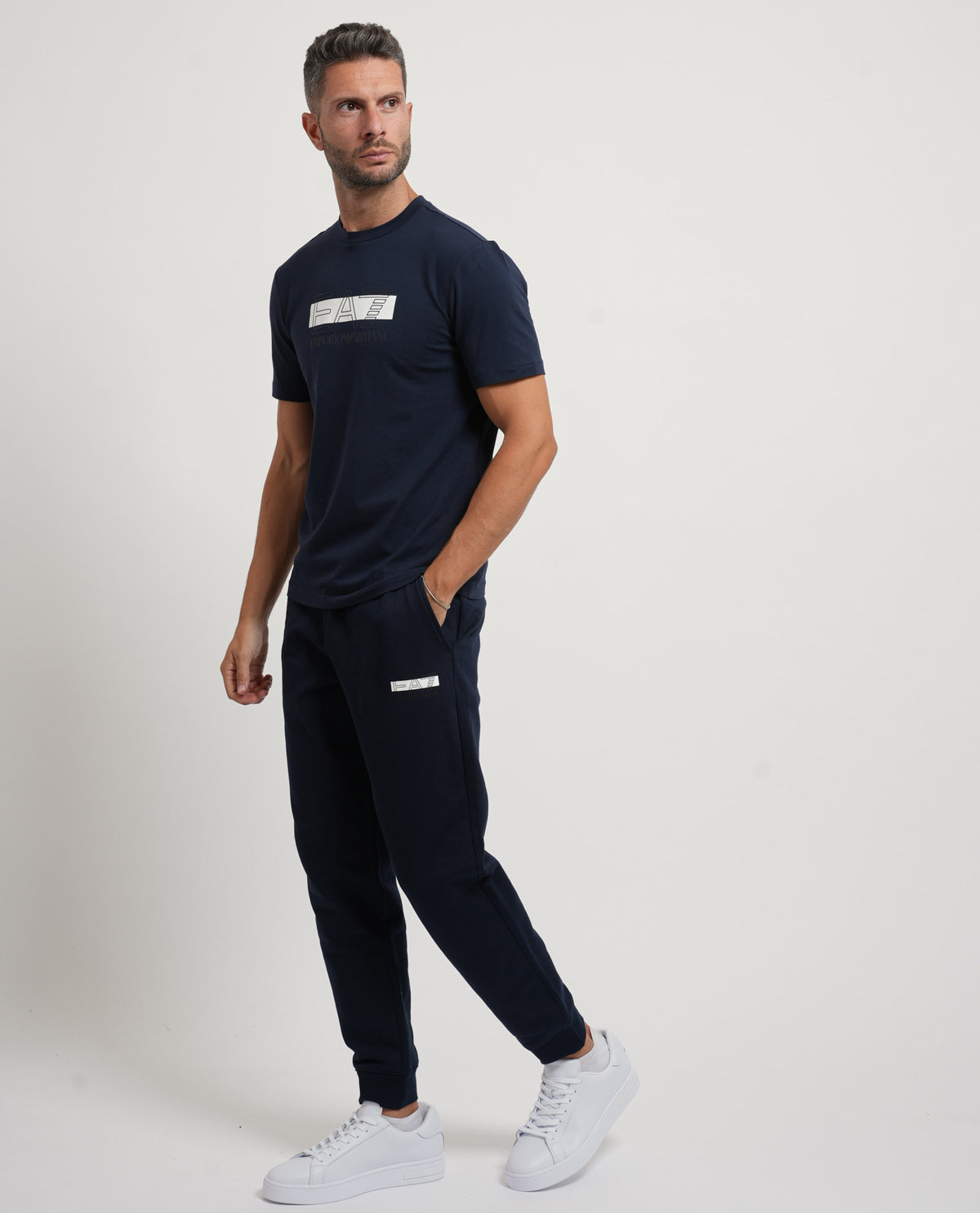 T-shirt uomo EA7 con logo frontale 