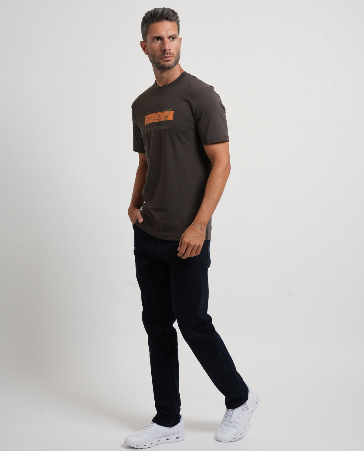 T-shirt uomo EA7 con logo frontale 