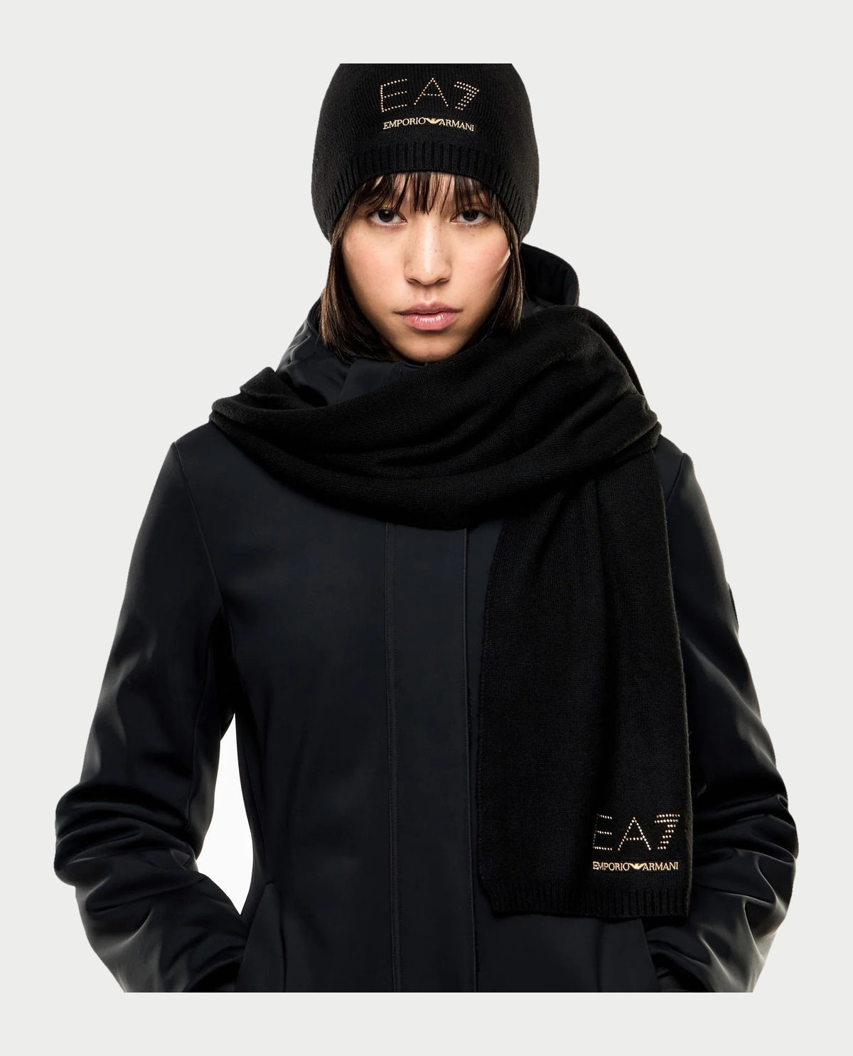 Set berretto e sciarpa in maglia EA7 donna 