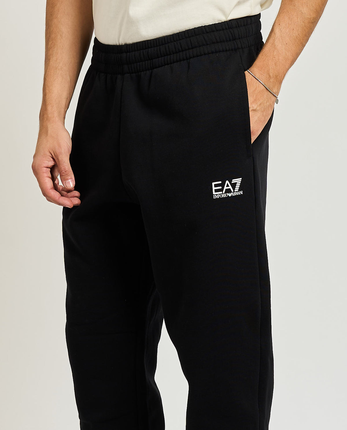 Pantaloni tuta EA7 con elastico in vita e logo 