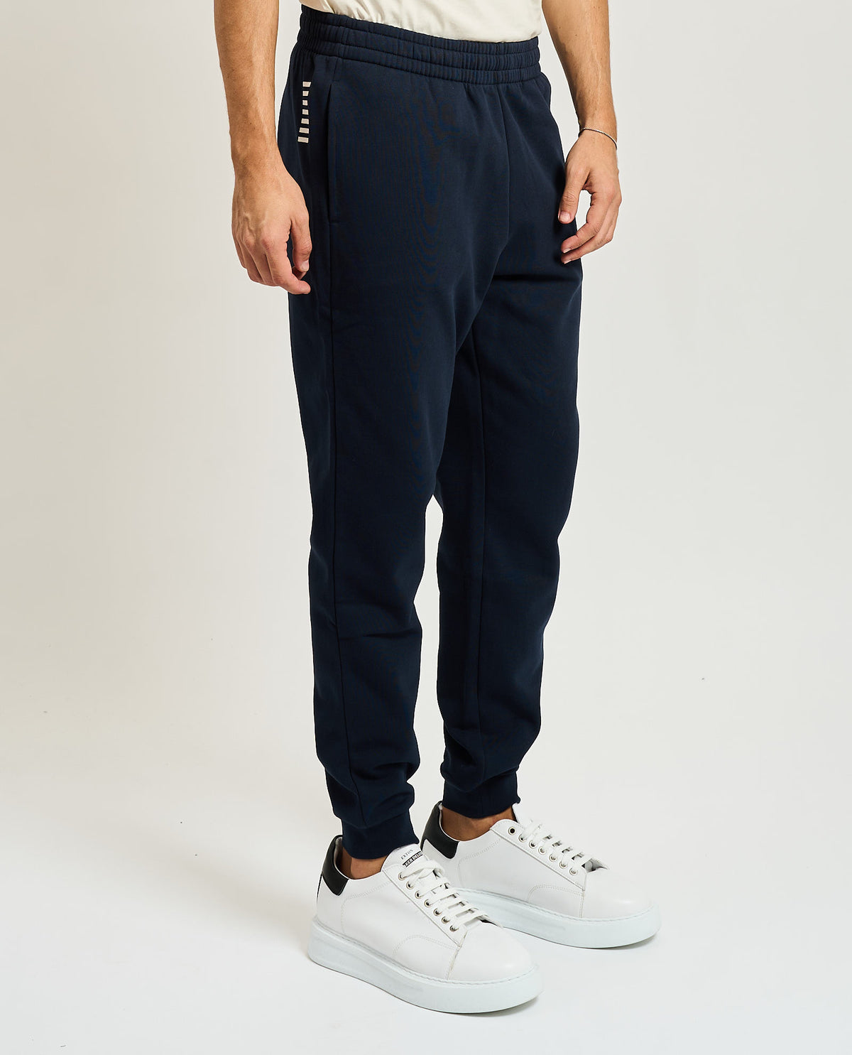 Pantaloni tuta EA7 con elastico in vita e logo 