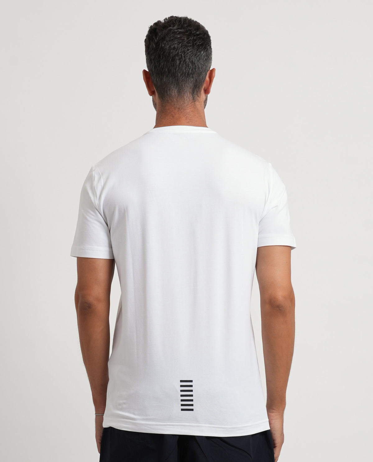 T-shirt uomo EA7 con logo su petto 