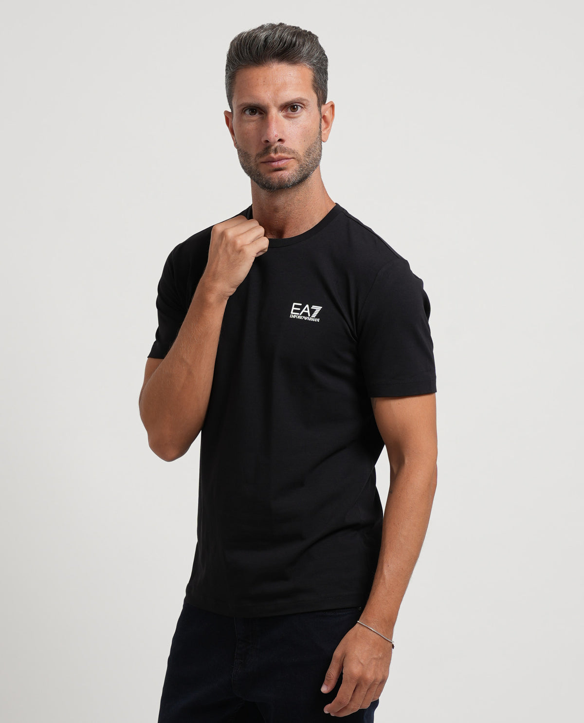 T-shirt uomo EA7 con logo su petto 