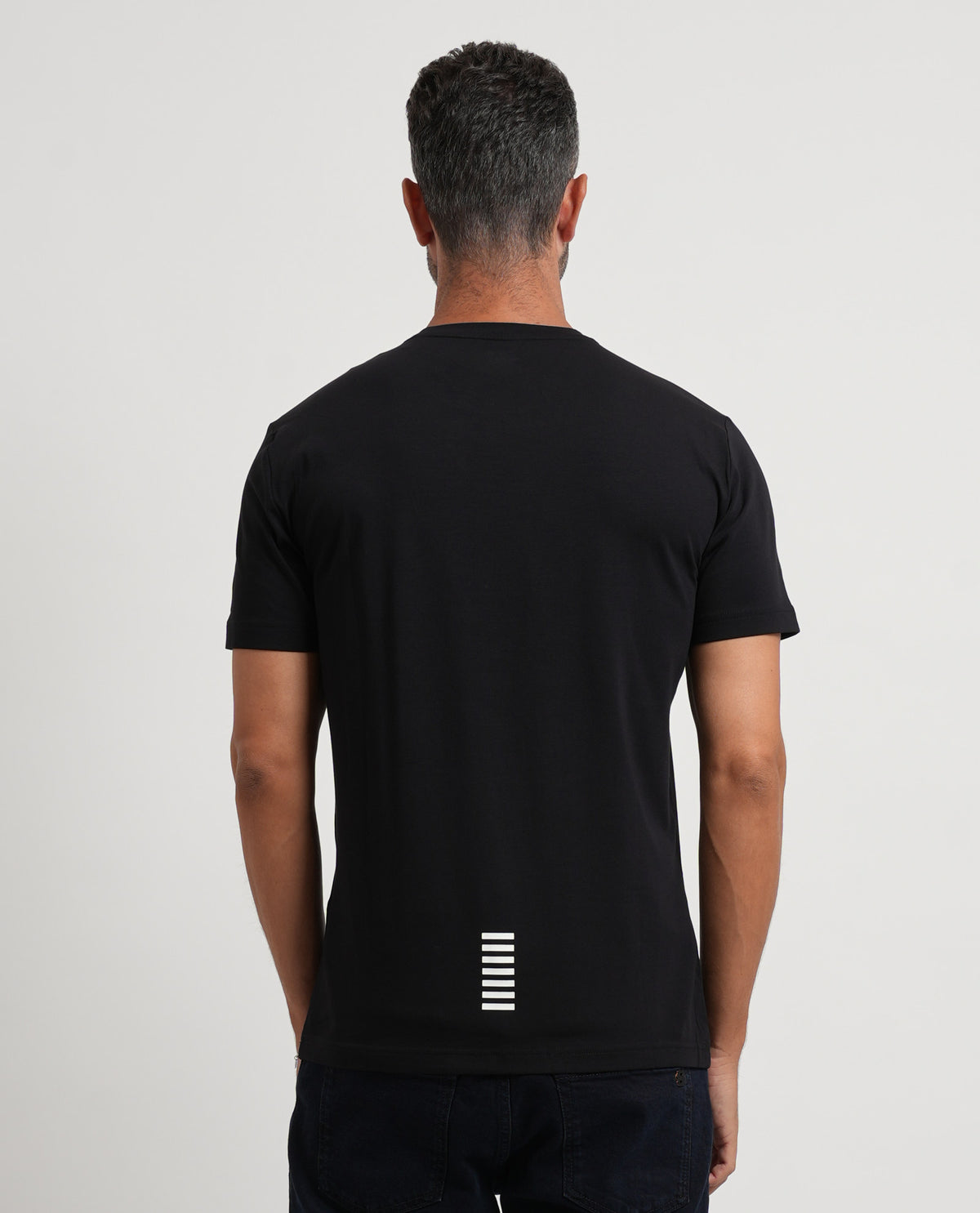 T-shirt uomo EA7 con logo su petto 