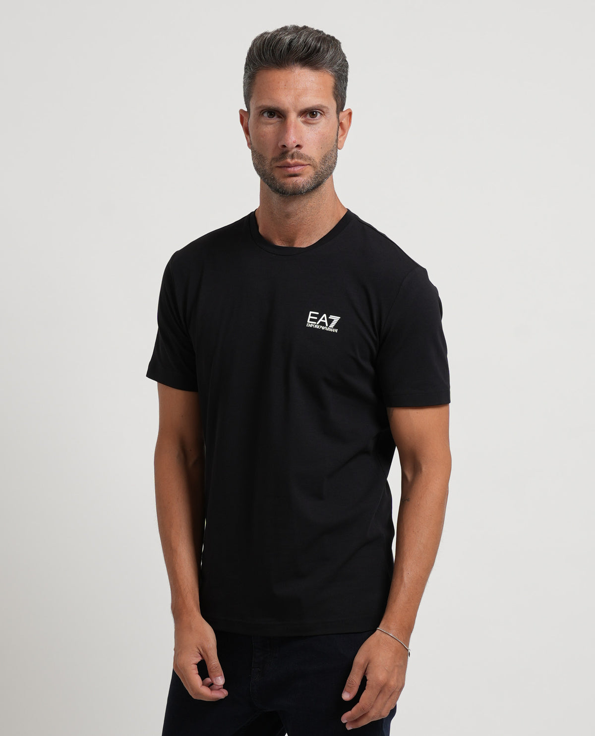 T-shirt uomo EA7 con logo su petto 