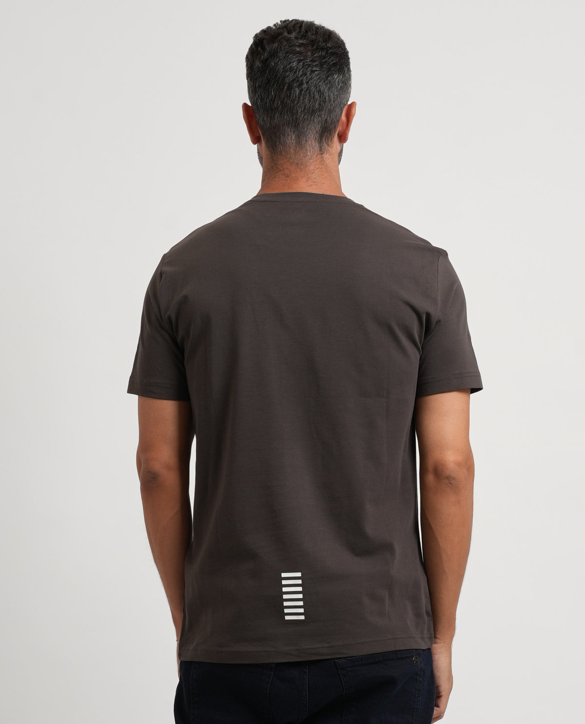T-shirt uomo EA7 con logo su petto 