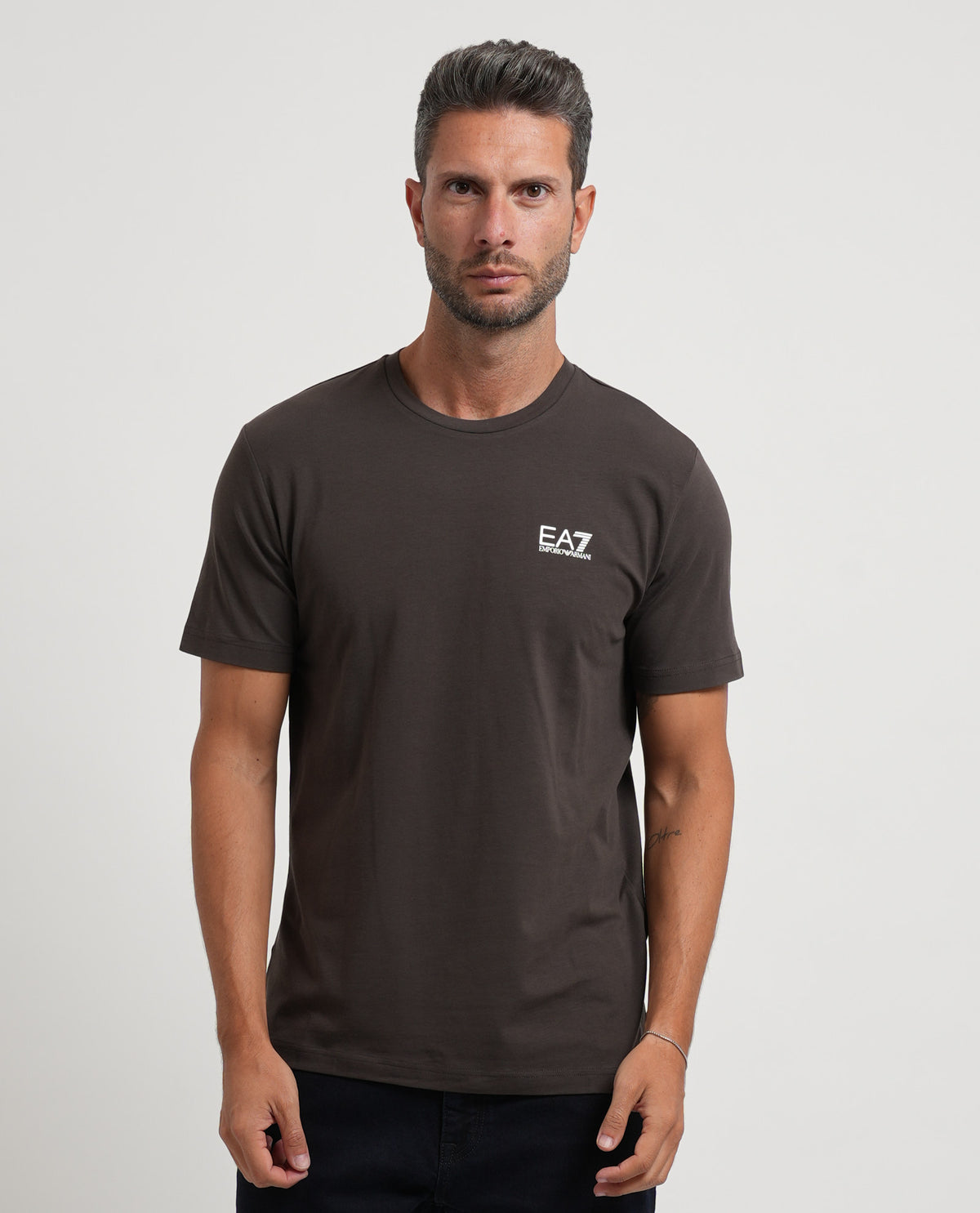 T-shirt uomo EA7 con logo su petto 