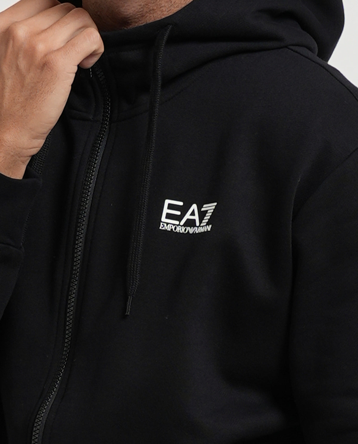 Tuta in cotone EA7 uomo con cappuccio e zip 