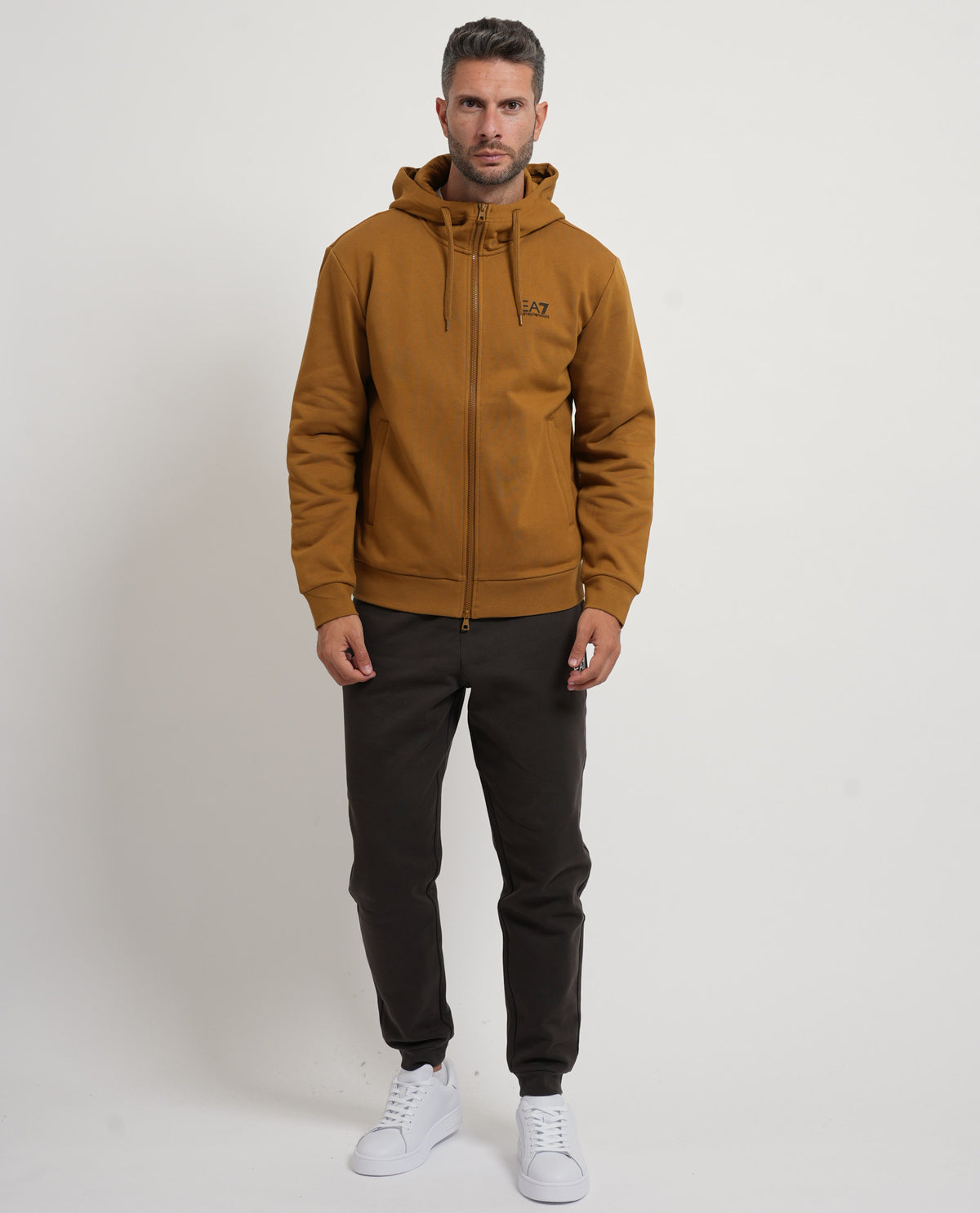 Tuta in cotone EA7 uomo con cappuccio e zip 